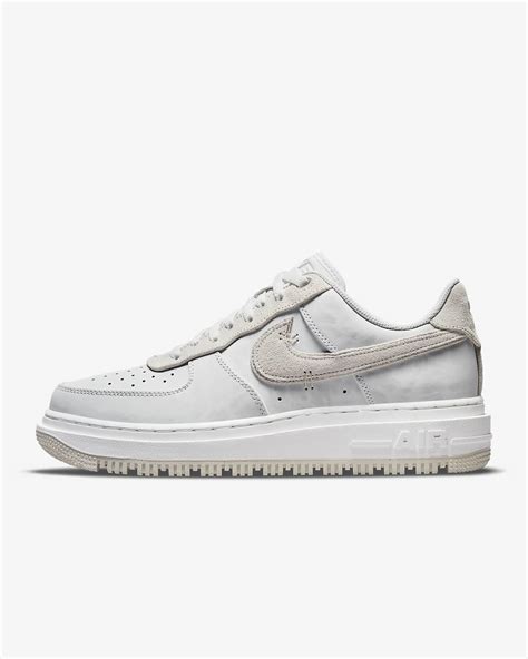 nike air force 1 luxe heren|air force with big shoelaces.